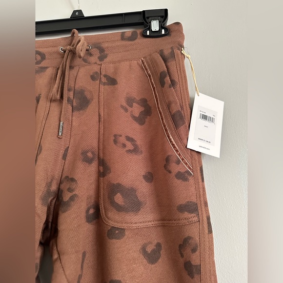 NWT Splendid  Drawstring Waist Mid Rise Leopard Print Coordinating Joggers small - Picture 11 of 11